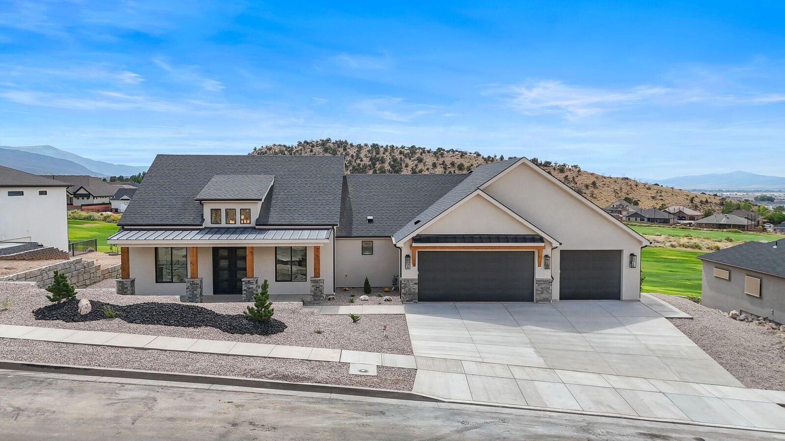 Property Photo: 1509 N Knoll St UT 84721