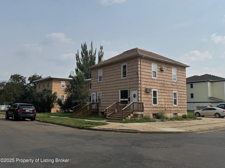 Property Photo:  536-550 1st Street E  ND 58601 
