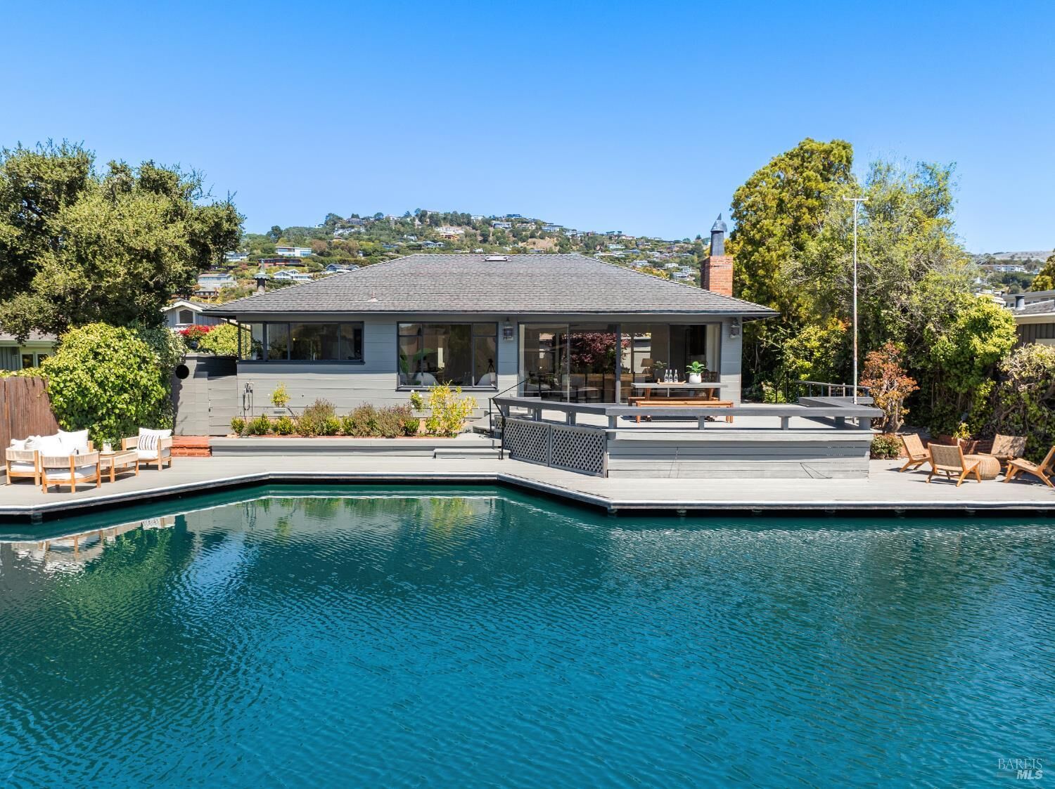 Property Photo:  9 Edgewater Road  CA 94920 