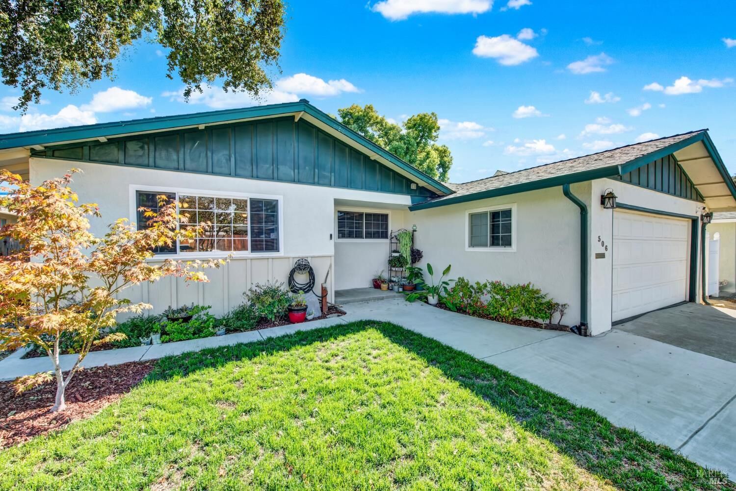 Property Photo: 306 Cascade Drive CA 95687
