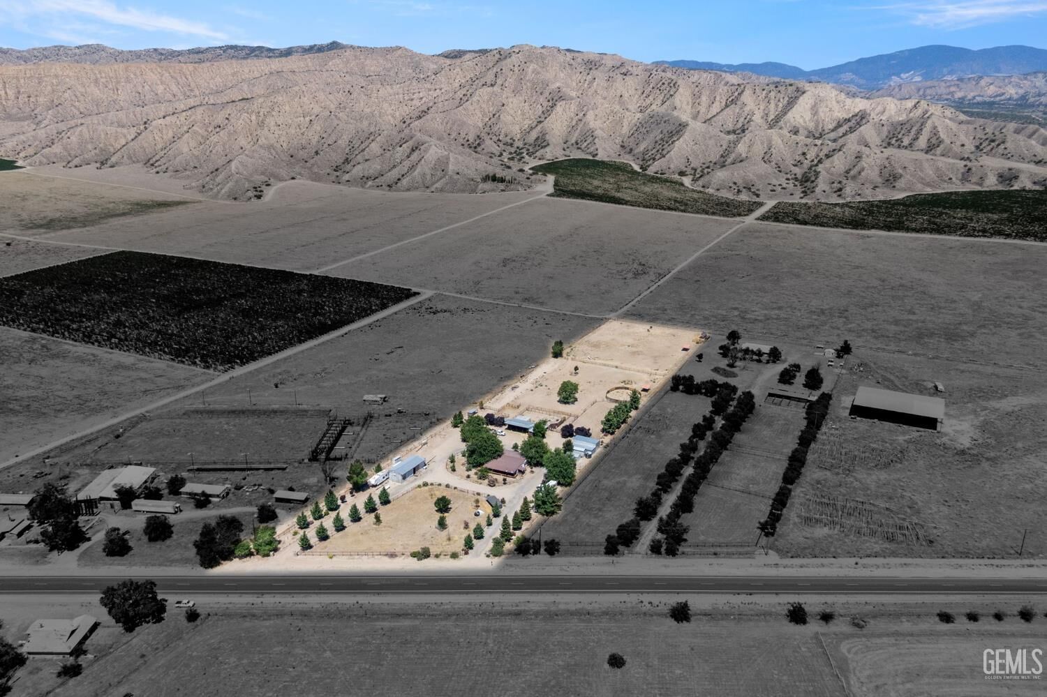 Property Photo: 4333 Highway 33 CA 93254