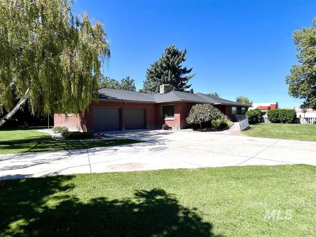 Property Photo: 2240 Overland Ave ID 83318