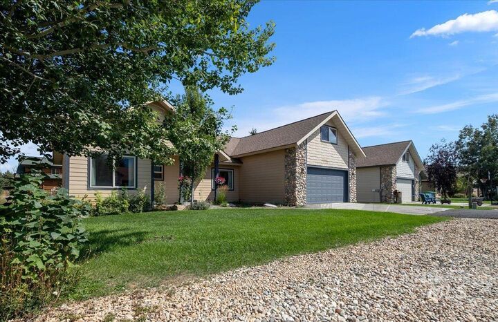 Property Photo: 40 Charters Dr ID 83615-0000