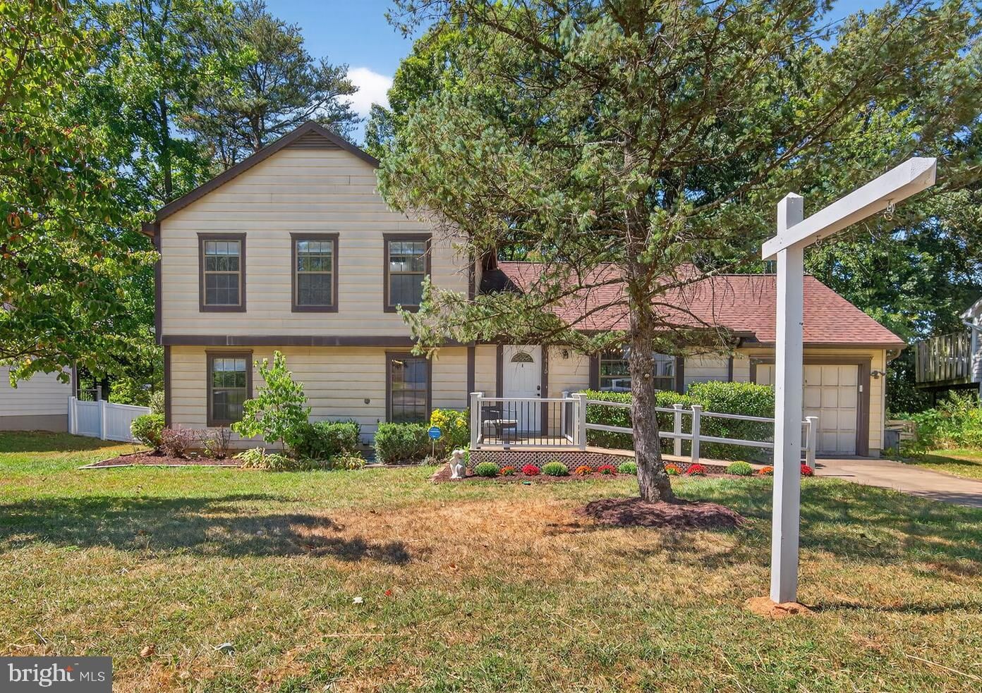 Property Photo: 1415 Bayshire Lane VA 20170