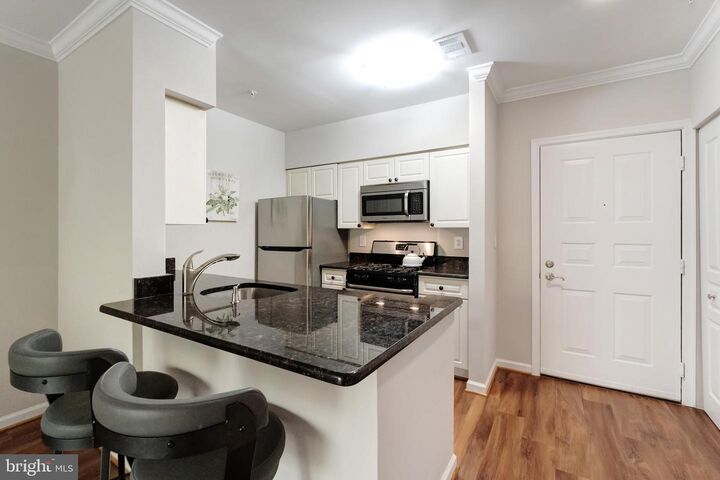 Property Photo:  12913 Alton Square 217  VA 20170 