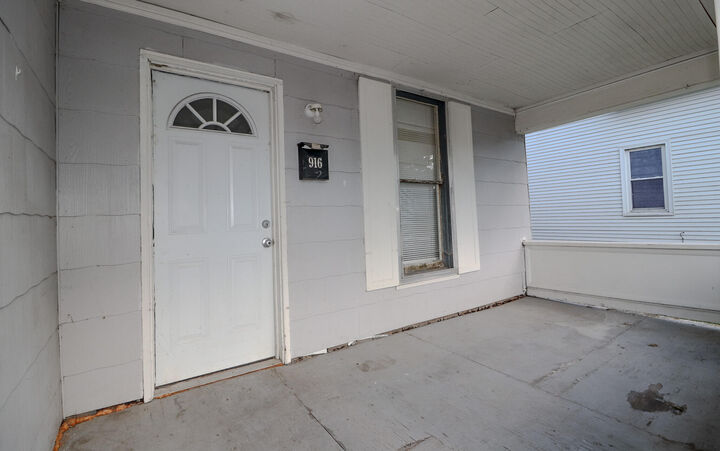 Property Photo:  916 Grand St  MO 65251 