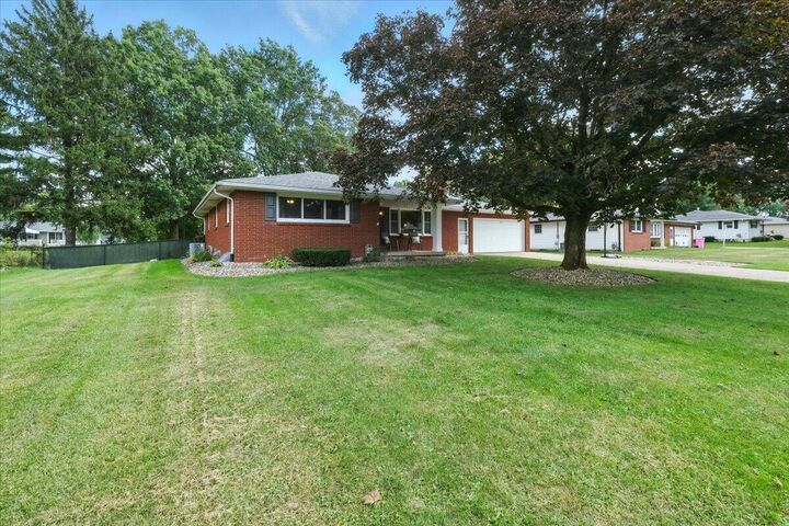 Property Photo: 1150 Delwood Drive OH 44905