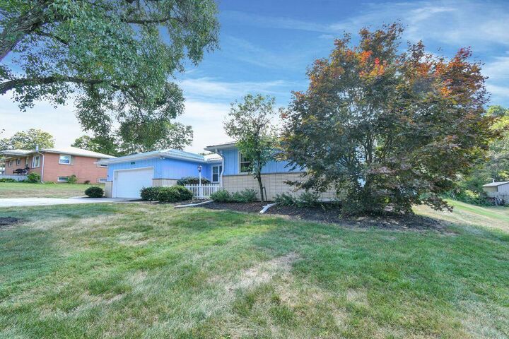 Property Photo:  236 Elm NE Drive  OH 43055 
