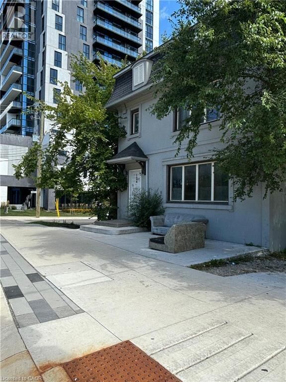 Property Photo:  124 King Street North 1  ON N2J 2X8 