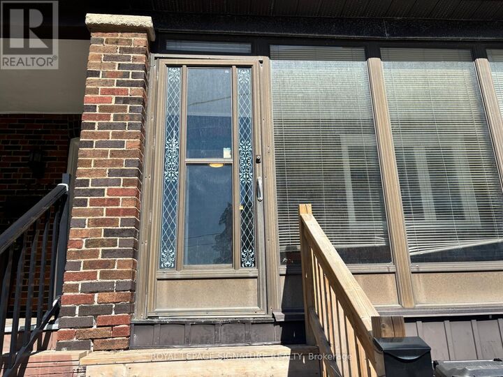 Property Photo: 524 Eglinton Avenue East ON M4P 1N6