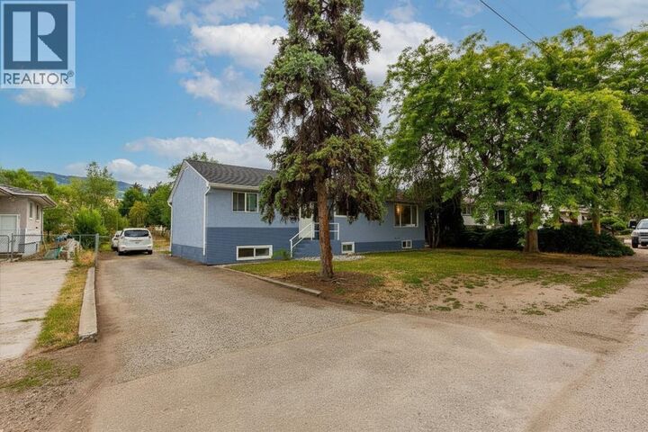 Photo de la propriété:  525 Donhauser Road  BC V1X 3G1 