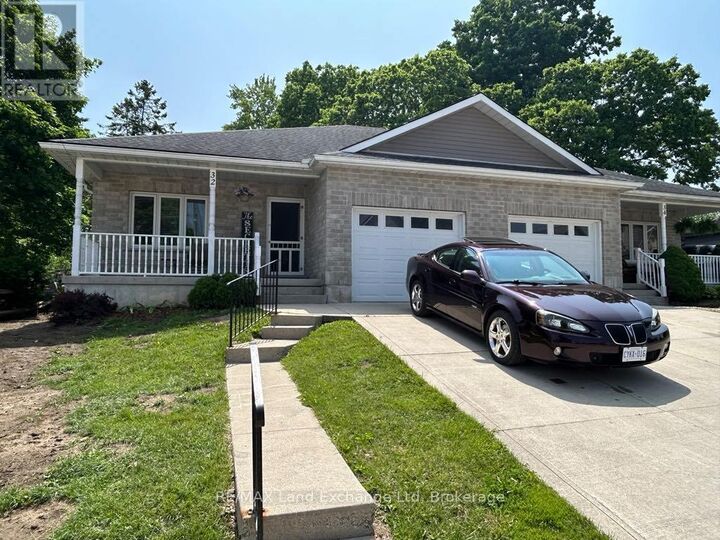 Property Photo:  32 Victoria Street West  ON N0G 2W0 