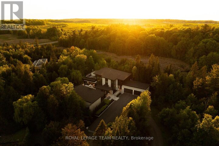 Property Photo: 20 Kanata Rockeries ON K2K 3P4