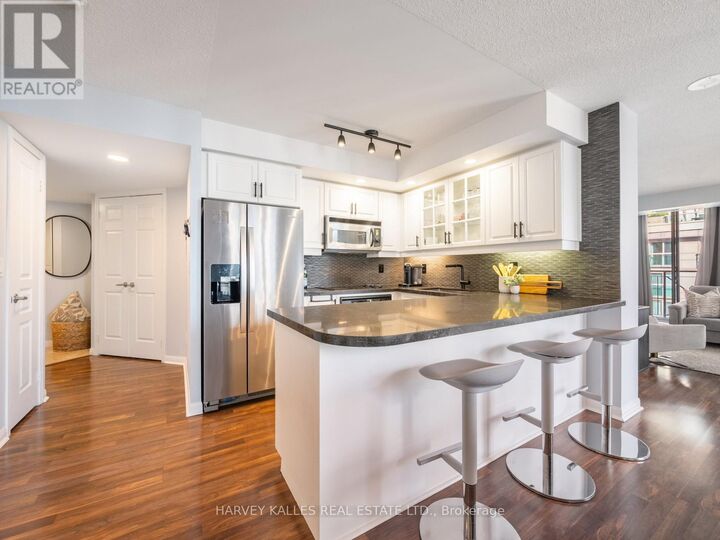 Property Photo:  140 Simcoe Street 1309  ON M5H 4E9 
