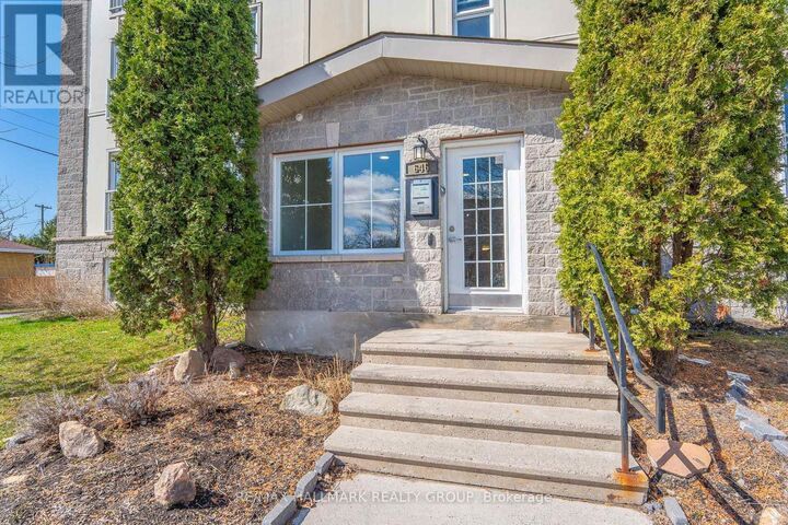 Property Photo: 646 Cummings Avenue 401 ON K1K 2K6