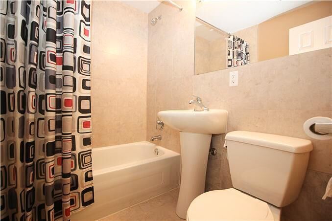 Property Photo:  620 Jefferson Avenue  MB R2V 0P2 