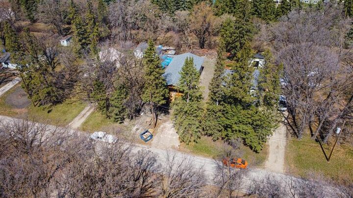 Property Photo: 438 4th Avenue MB R0H 0Y0
