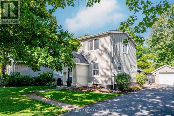 Property Photo: 2081 Pitt Street ON K6J 5G2
