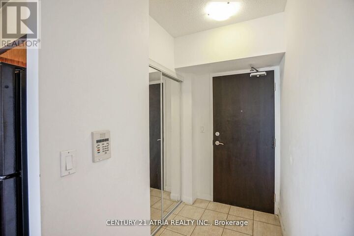 Property Photo: 5791 Yonge Street 1507 ON M2M 3T9