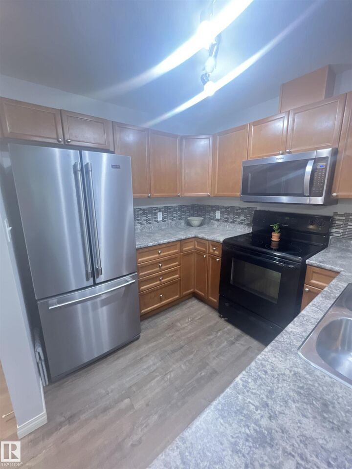 Photo de la propriété: 4903 47 Avenue 204 AB T7Z 0C6