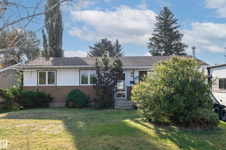 Property Photo:  46 Graham Rd  AB T8A 3L8 