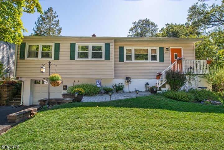 219 Skyline Lake Dr  Ringwood Boro NJ 07456 photo