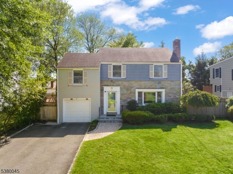 Property Photo: 4 Meadowbrook Rd NJ 07078