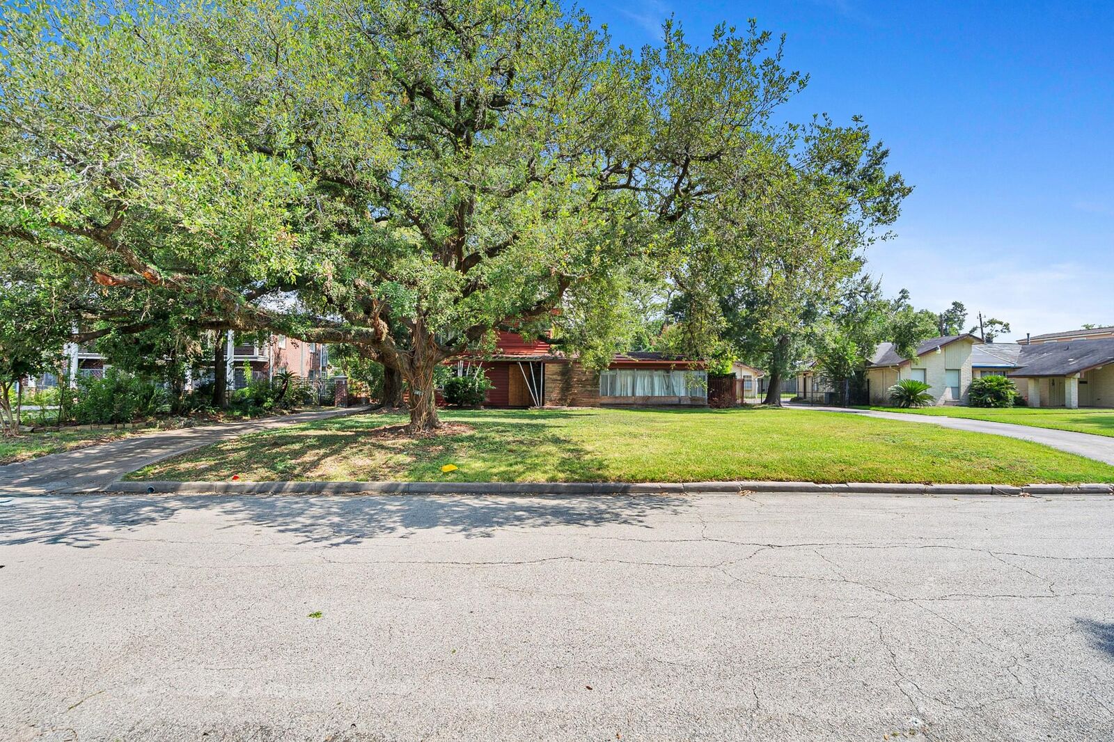 Property Photo:  3417 Charleston Street  TX 77021 