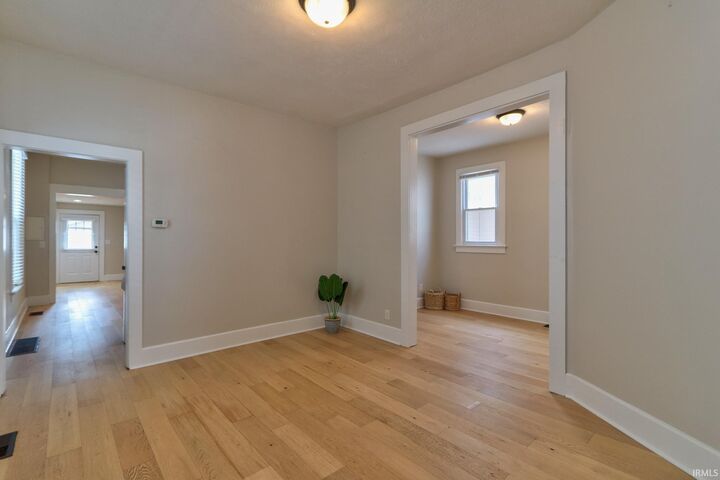 Property Photo: 2518 W Illinois Street IN 47712-5631
