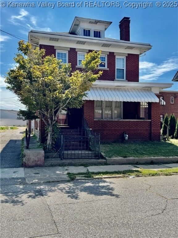 Property Photo:  406 Elm Street  WV 25302 