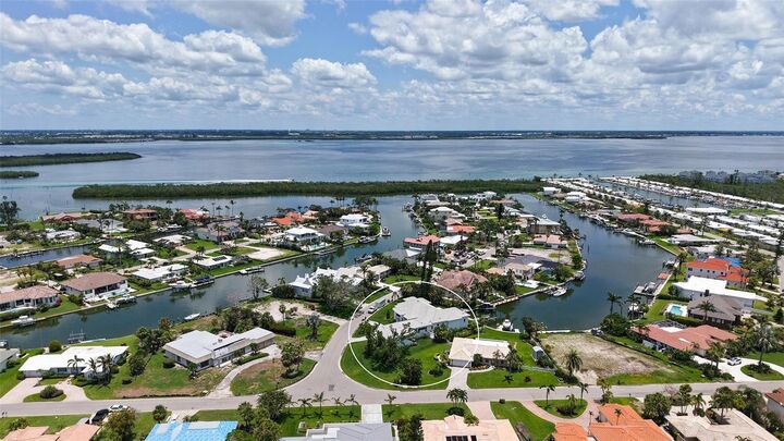 Property Photo:  670 Old Compass Road  FL 34228 