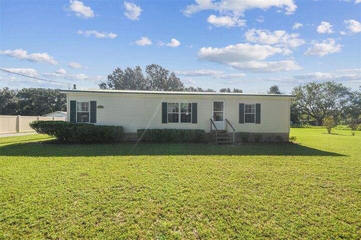 Property Photo:  4608 Wyley Avenue  FL 33567 
