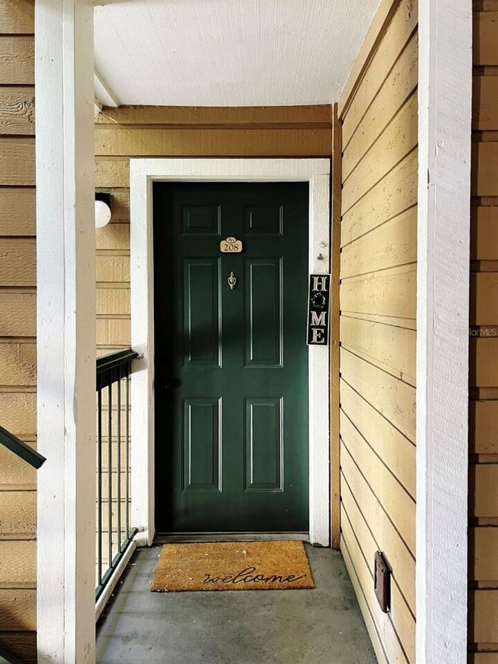 Property Photo: 4225 Thornbriar Lane 208 FL 32822