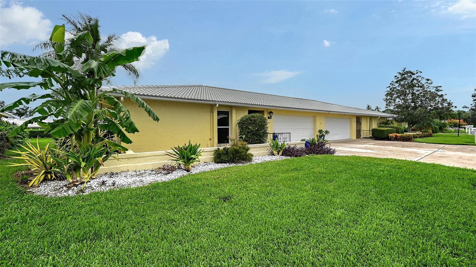 Property Photo: 3741 Amesbury Lane 5607 FL 34232