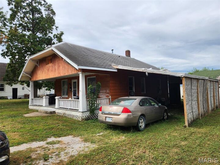 Property Photo:  511 S Elm Street  MO 63456 