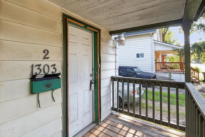 Property Photo: 1303 E Stockbridge Avenue MI 49001