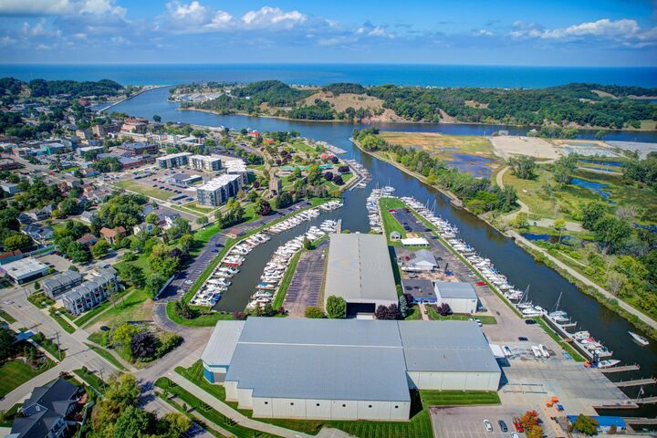 Property Photo: 147 Wharfside MI 49417