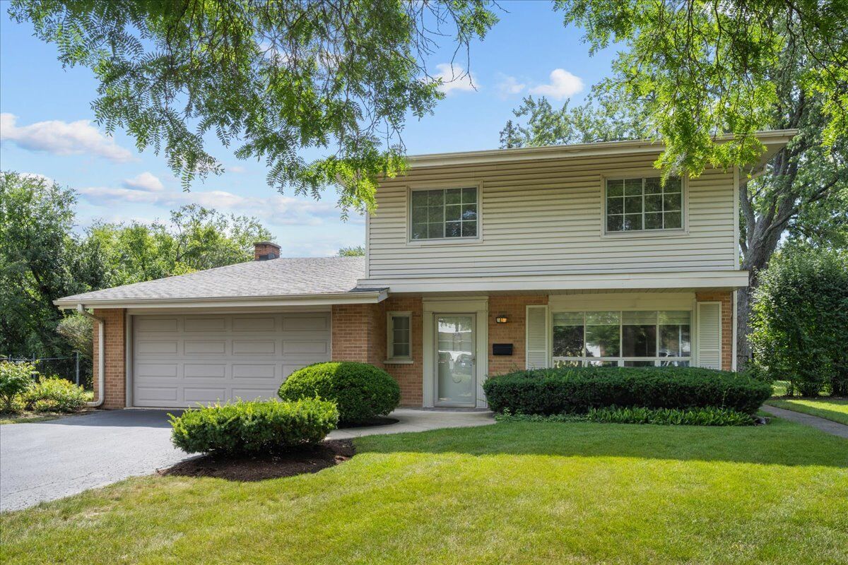 Property Photo:  49 Larkdale East Road  IL 60015 