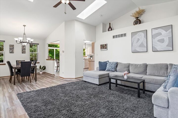 Property Photo: 1118 Kylemore Court IL 60431