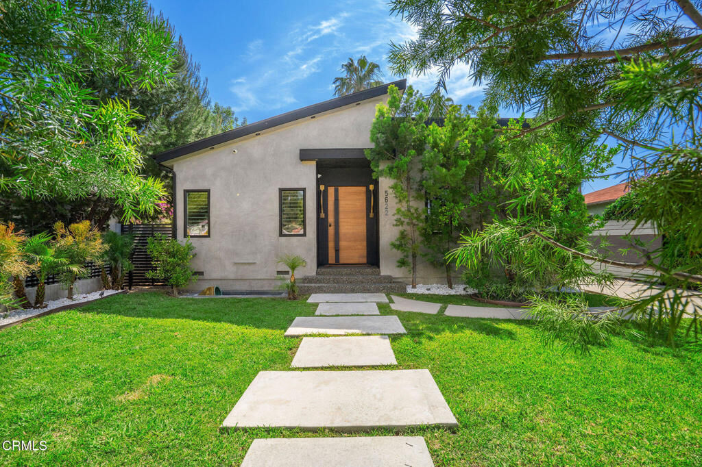 Property Photo:  5622 Natick Avenue  CA 91411 