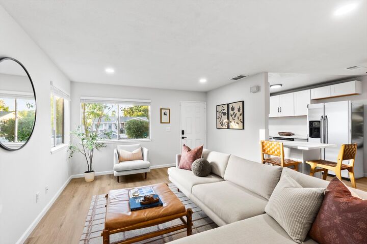 Property Photo: 20 Paramount Circle CA 95823