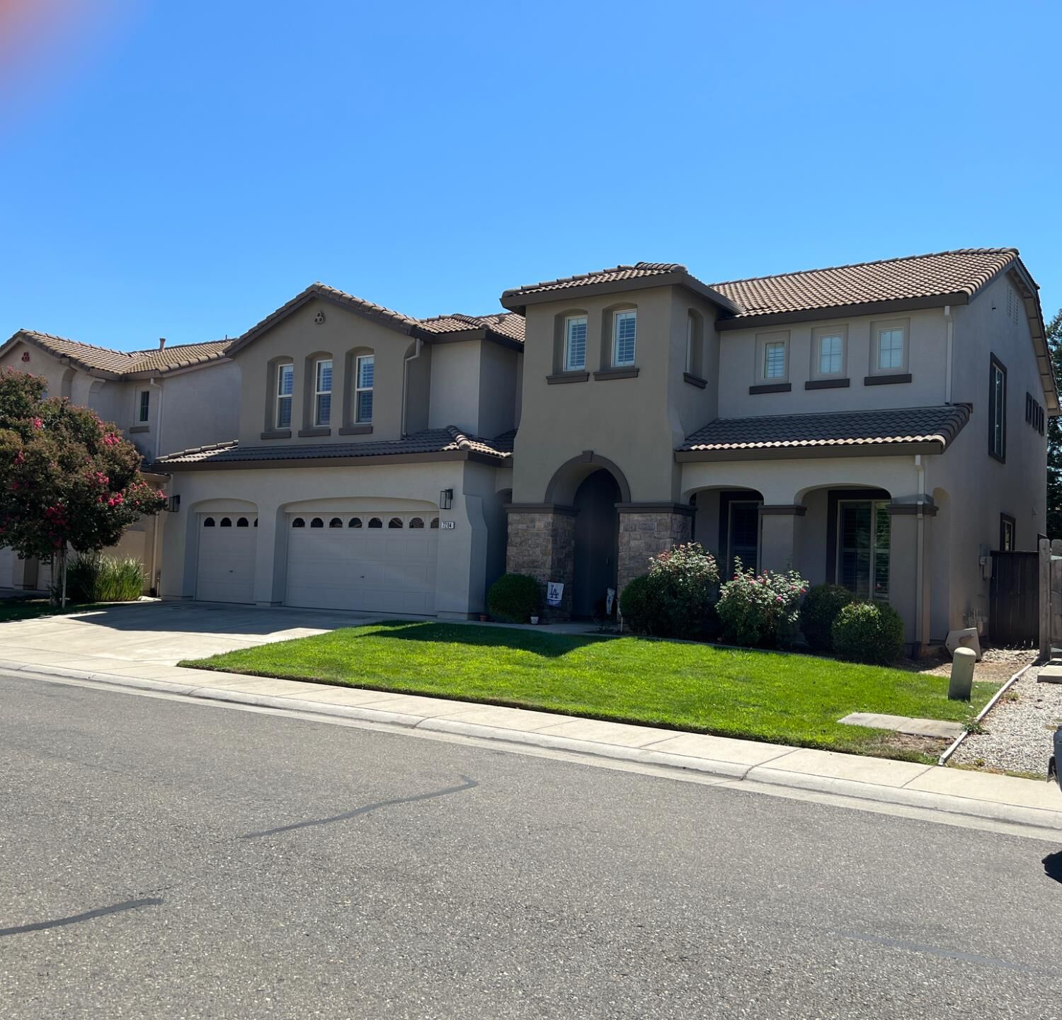 Property Photo: 7204 Danberg Way CA 95757