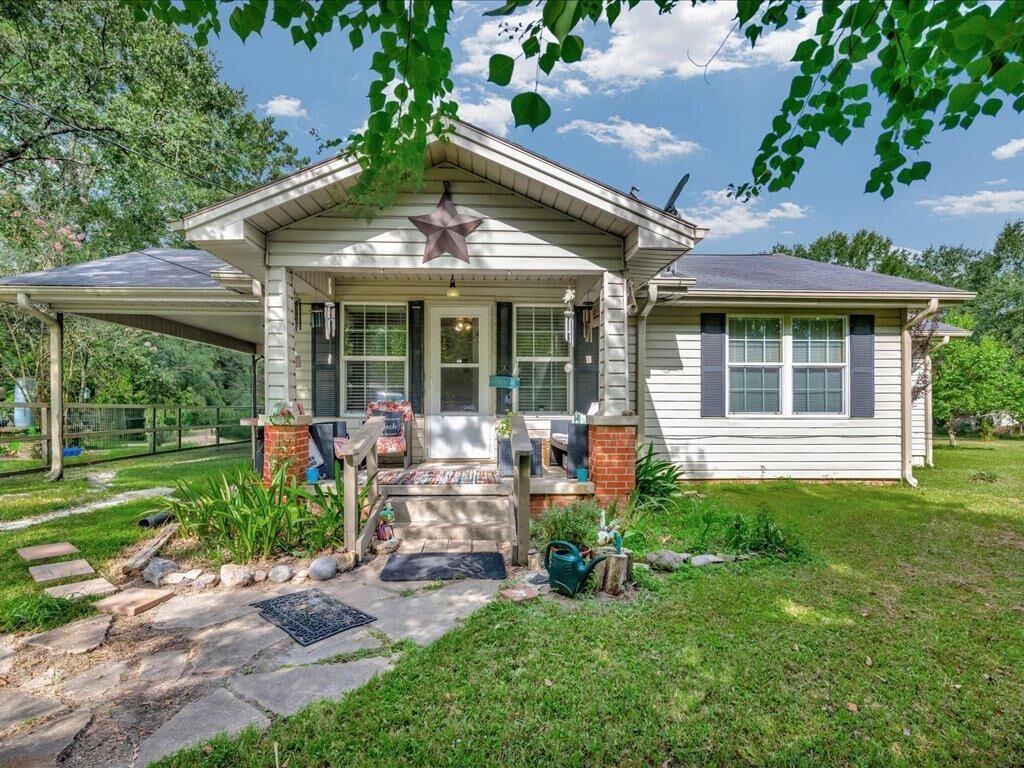 Property Photo: 635 Oscar Berry Road TX 75904