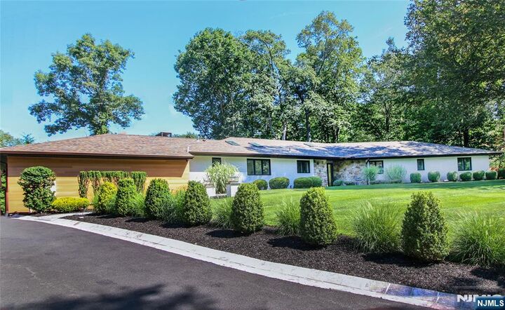 Property Photo:  560 Barr Court  NJ 07675 