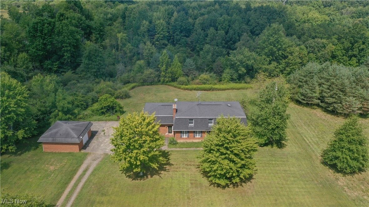 Property Photo:  10364 Leffingwell Road  OH 44406 