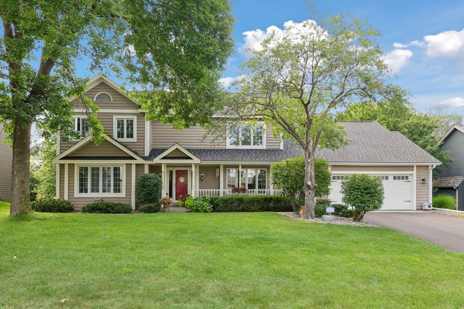 Property Photo: 6552 Cherokee Trail W MN 55344