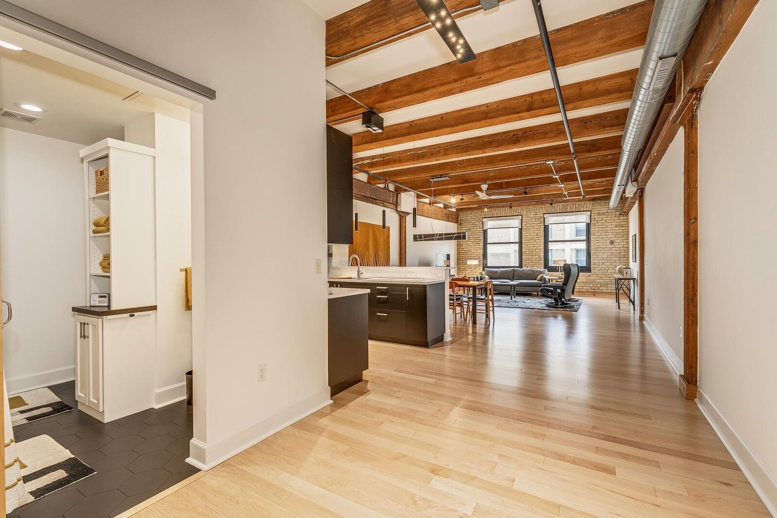 Property Photo: 406 Wacouta Street 603 MN 55101