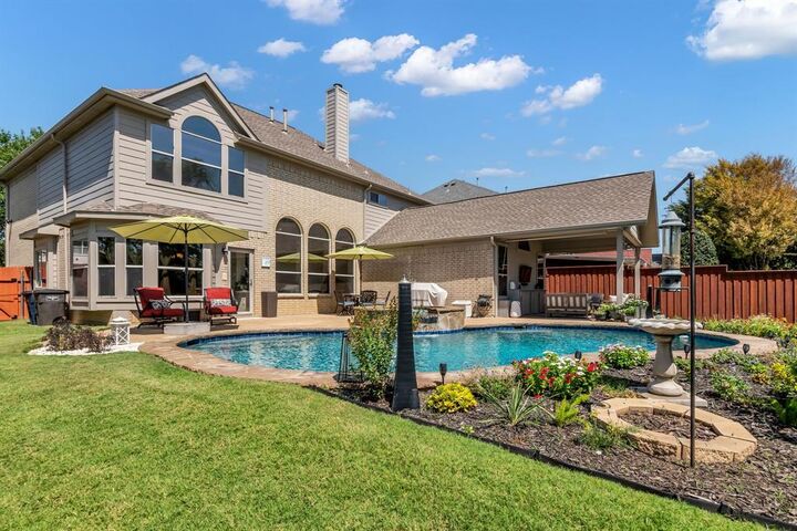 Property Photo: 10216 Knights Court TX 76244
