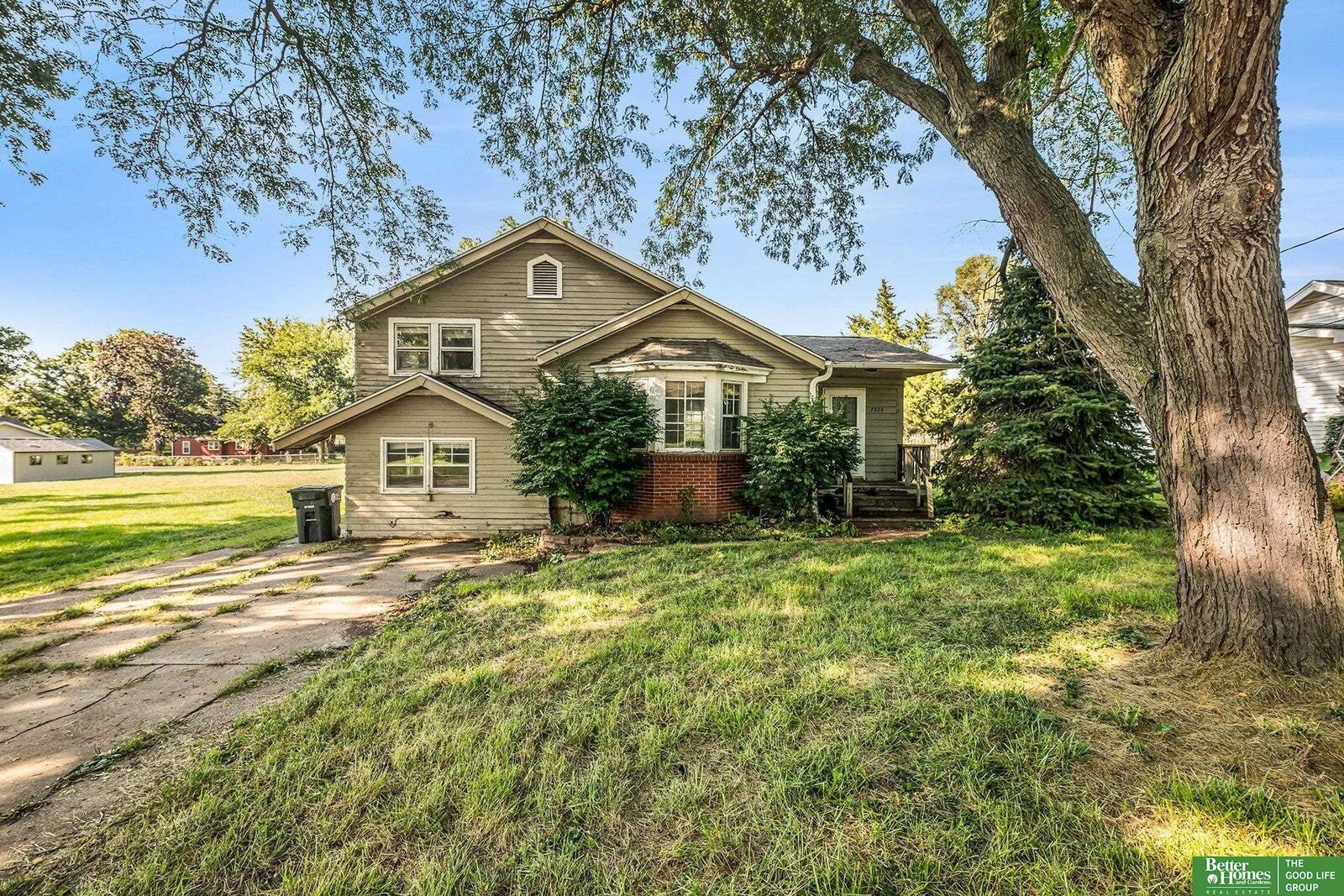 Property Photo: 7324 Miami Street NE 68134