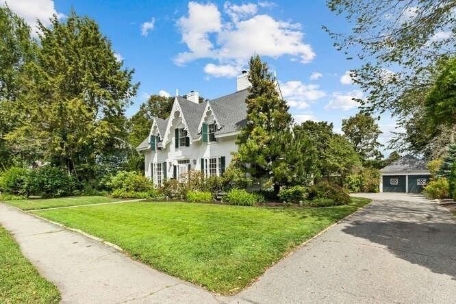 Property Photo:  4 Linden Street  MA 01984 